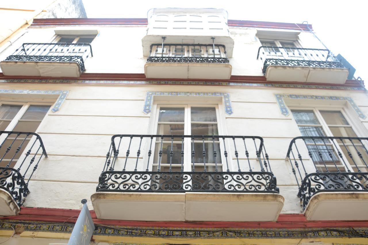 Hostel The Lights Garden Malaga Zewnętrze zdjęcie